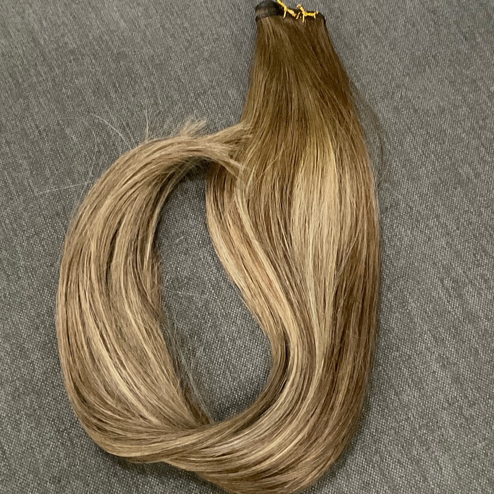 Dreamcatchers 18 inch infinity  Women's Hair Extensions in Light Brown Blonde